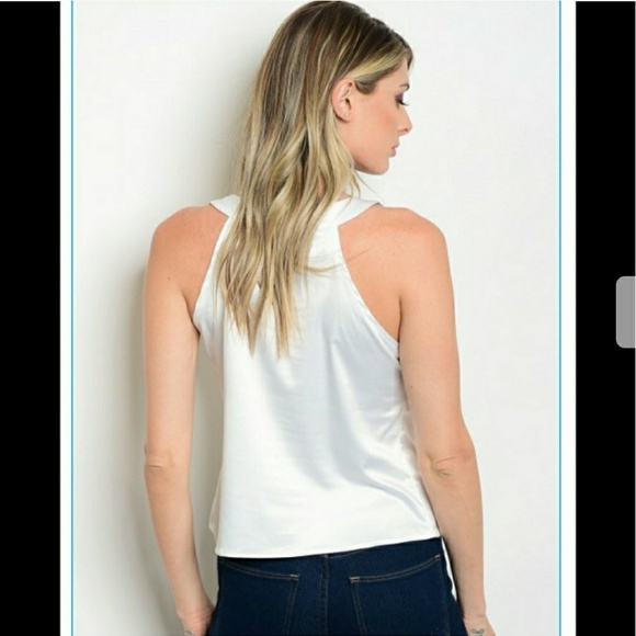 🎋Beautiful, Unique, Summer Top🎋 - Picture 5 of 7